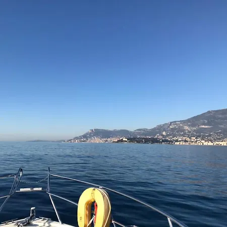 Botel Yacht Experience Lemon Town Menton