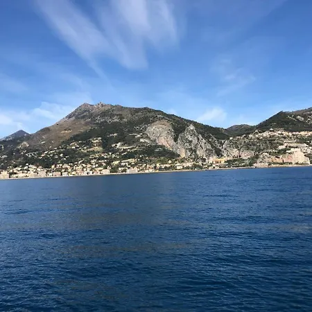 Yacht Experience Lemon Town